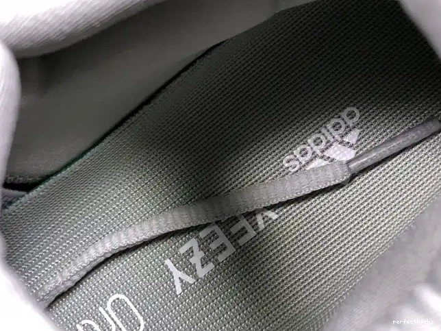700 Yeezy EG7487 Salt v2 Boost Adidas 0610
